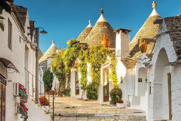 Alberobello Walking Tour with Audio and Written Guide by a Local