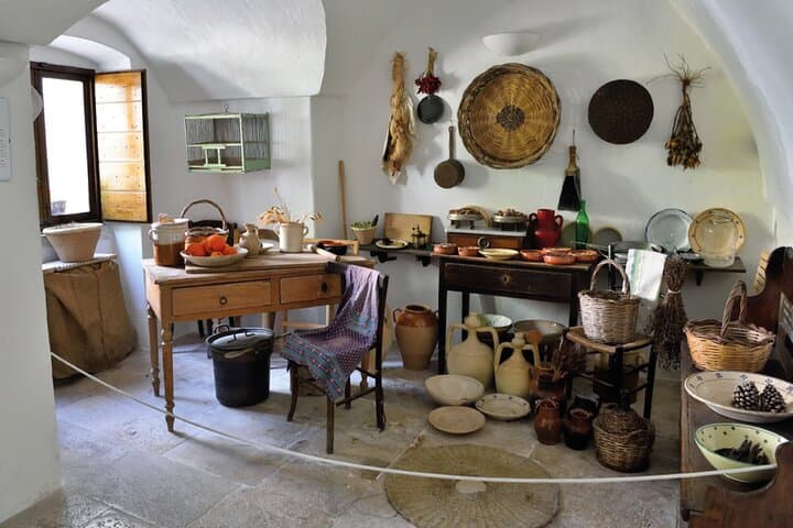 Alberobello Walking Tour with Audio and Written Guide by a Local