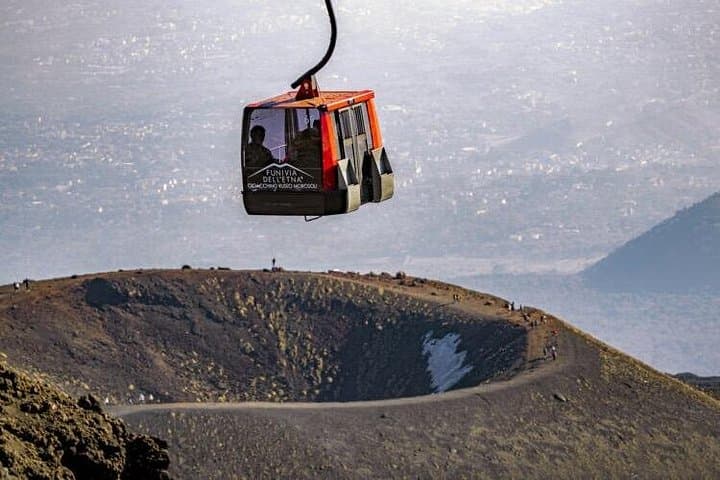 Etna excursion 3000 meters with 4x4 cable car