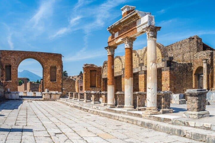 Pompeii and Vesuvius Small Groups from Rome for a Historical Adventure