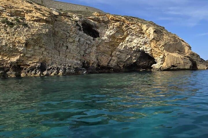 Tour of Ortigia Island and the sea caves