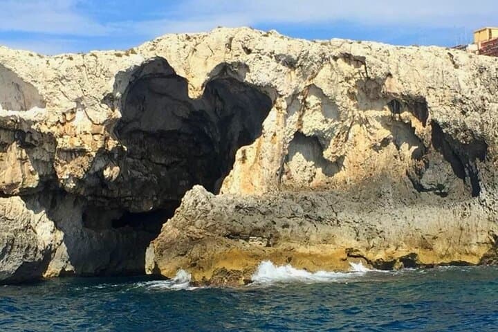 Tour of Ortigia Island and the sea caves