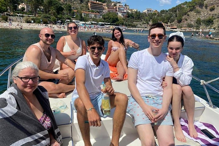 Sicilian wine tasting on the boat in Taormina