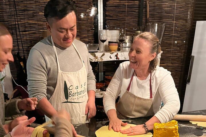 Tuscan Cooking Class with Pasta, Tiramisu & Local Wine