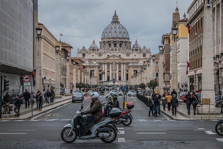 St Peter Basilica Dome climb with easy lift acces