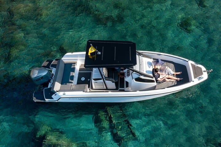 Private Capri Full Day Tour with a Protagon 25ft
