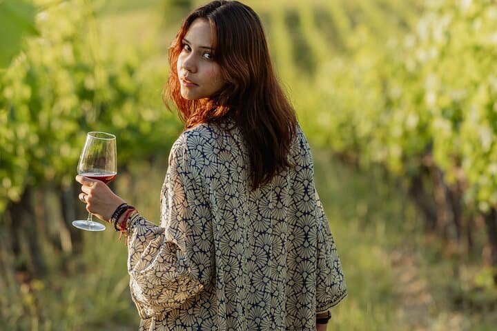 Montalcino: exclusive picnic in the vineyard with wine basket