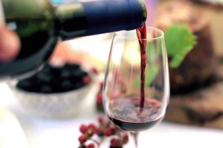 San Gimignano and Winery Experience with Light Lunch from Lucca