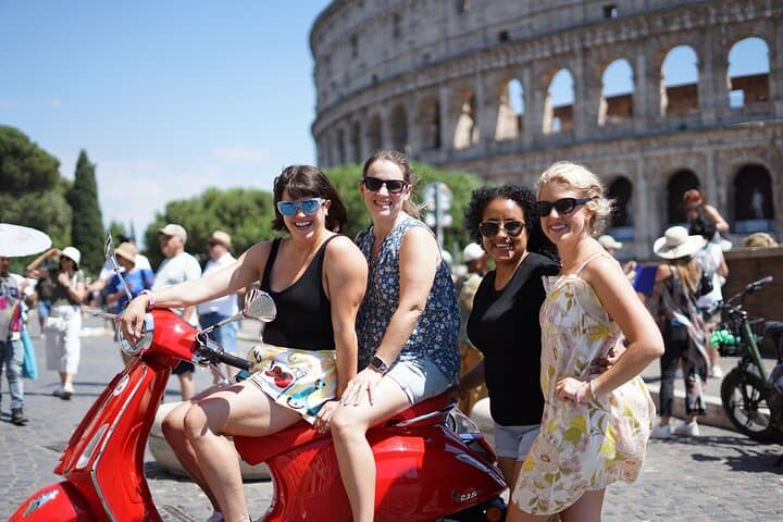 Explore Rome by Vespa With Pick up and Drop Off