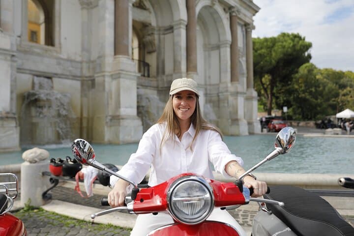 Explore Rome by Vespa With Pick up and Drop Off