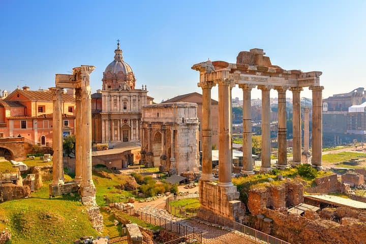 Private Transfer from Florence to Rome with 2h Sightseeing Stop