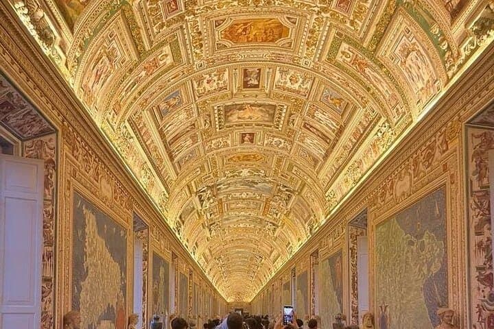 Skip-The-Line Tickets To Vatican Museum And Sistine chapel
