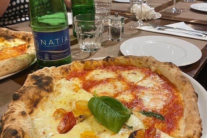 Palermo: Small Group Pizza Making Class with Wine and Soft Drinks