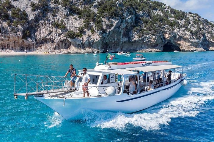 Cala Gonone Motorboat Trip in Gulf of Orosei with tasting