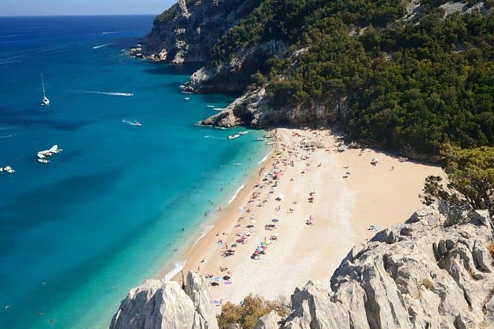 Cala Gonone Motorboat Trip in Gulf of Orosei with tasting