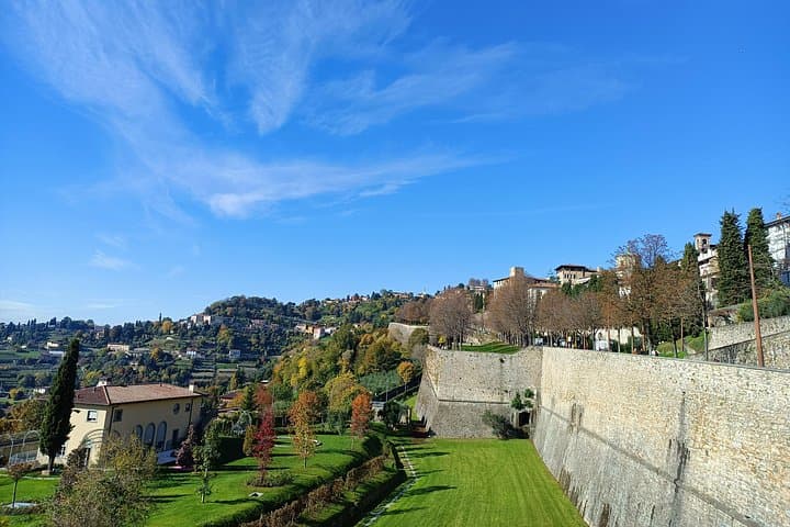 Private tour of Upper Town between history, traditions and wonders