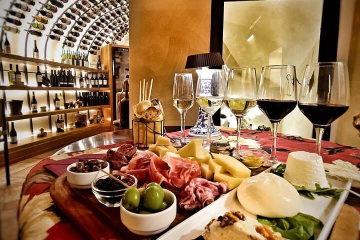 Rome Exclusive Colosseum Guided Tour with Food & Wine Tasting