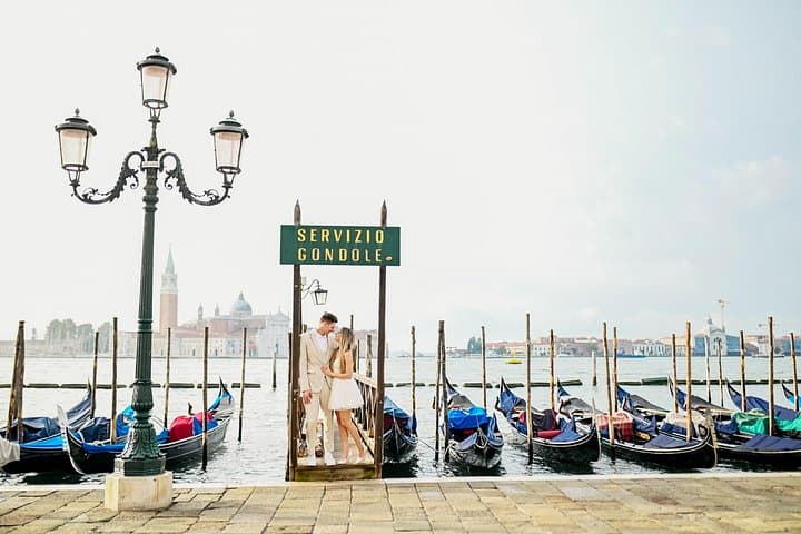 Romantic Venice: photo shoot with local photographer