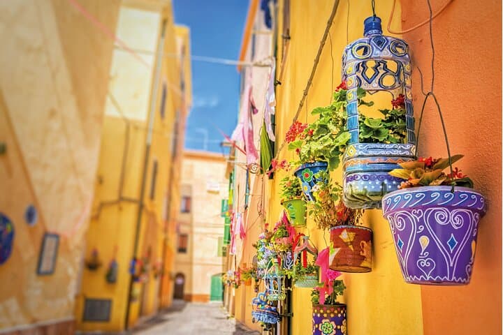 Alghero Walking Tour with Audio and Written Guide by a Local