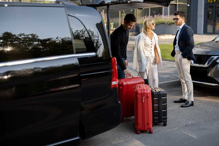 Venice: Marco Polo Airport Private Transfer to Hotel by Car& Boat