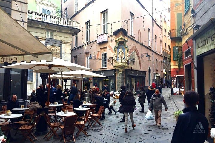 Via Pia, Savona
