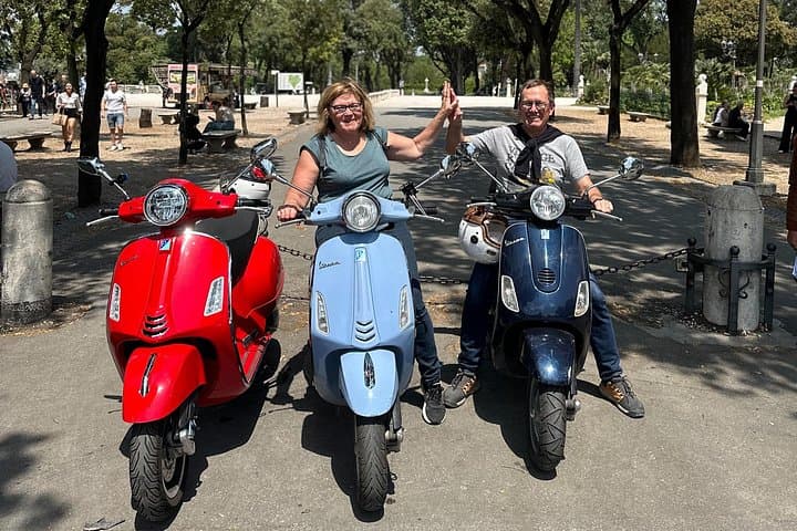 Vespa experience guided by us & Photo shoot