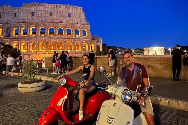 Vespa experience guided by us & Photo shoot
