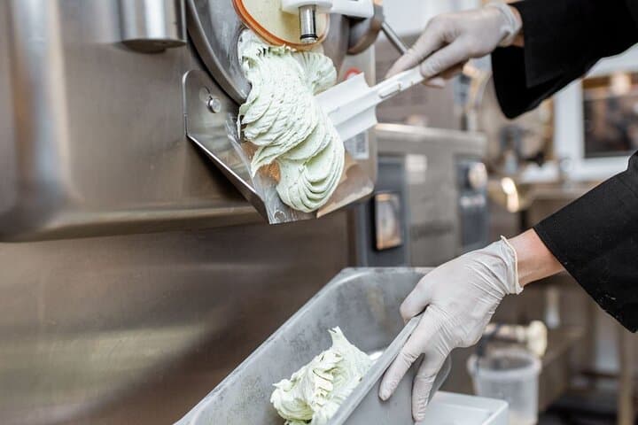 Ravenna Artisan Gelato Making Class in a Local Gelateria