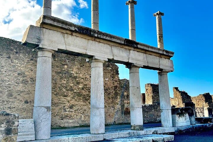 Pompeii with an Archaeologist Shared or Private Tour from Naples