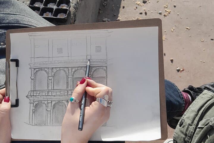 This is not a typical guided tour but an alternative Colosseum experience, creative and relaxing where the tourists are the main characters.

01

Self-discovery
 Not a typical guided visit
Accessible