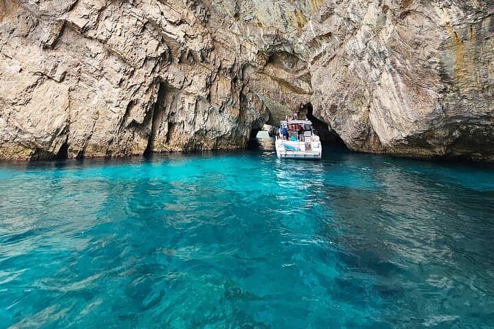 Private Boat Tour along the Amalfi Coast or Capri