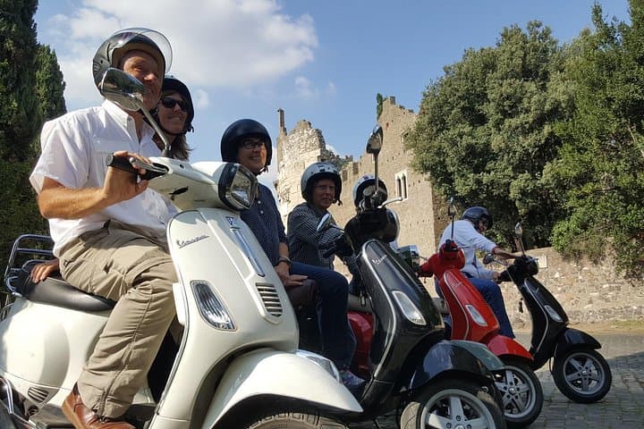 Vespa Tour - The Essence of Rome