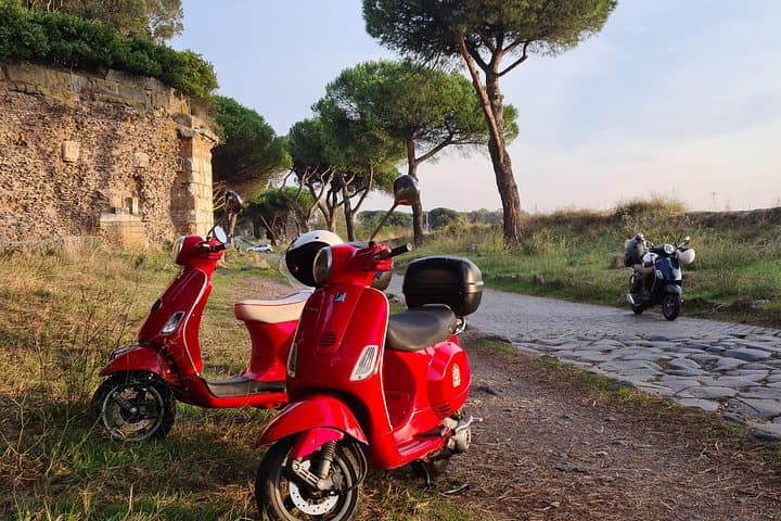 Vespa Tour - The Essence of Rome
