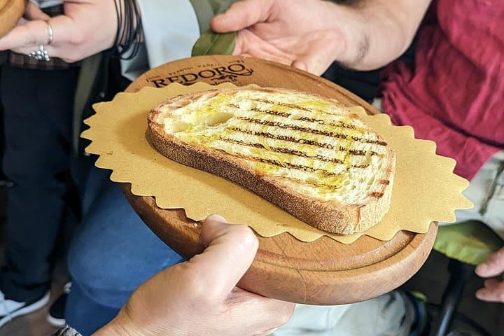 taste Italian olive oil in Verona on bruschetta
