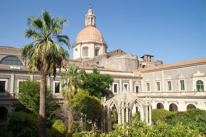 Catania Scavenger Hunt & Highlights Self-Guided Walking Tour