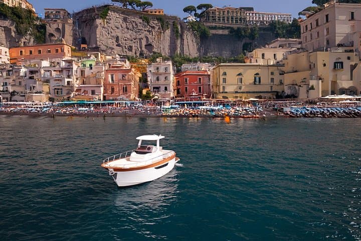 Capri : Semi-Private Boat Tour and City Landing