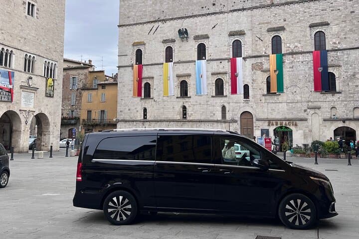 Private Transfer from Bologna Airport to Florence