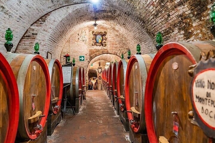 From Rome: Tuscany, Montepulciano Tour with Wine Tasting & Lunch
