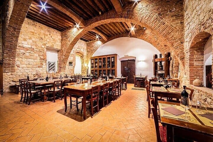 From Rome: Tuscany, Montepulciano Tour with Wine Tasting & Lunch