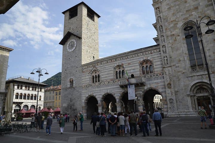 Milan Como and Bellagio Tour with Lake Cruise Day Trip