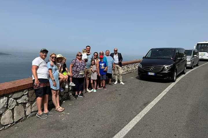 The advantage of a private transfer with a private driver is that you can customize stops along the way or scenic tours