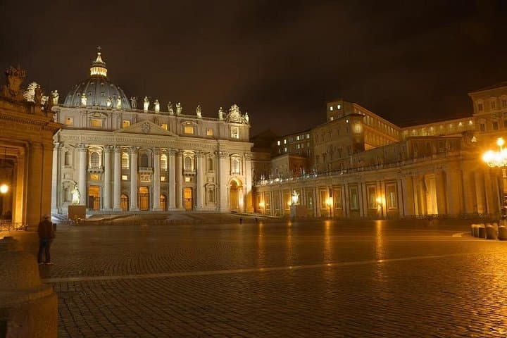 Vatican City: Papal Audience with Hosted Entry
