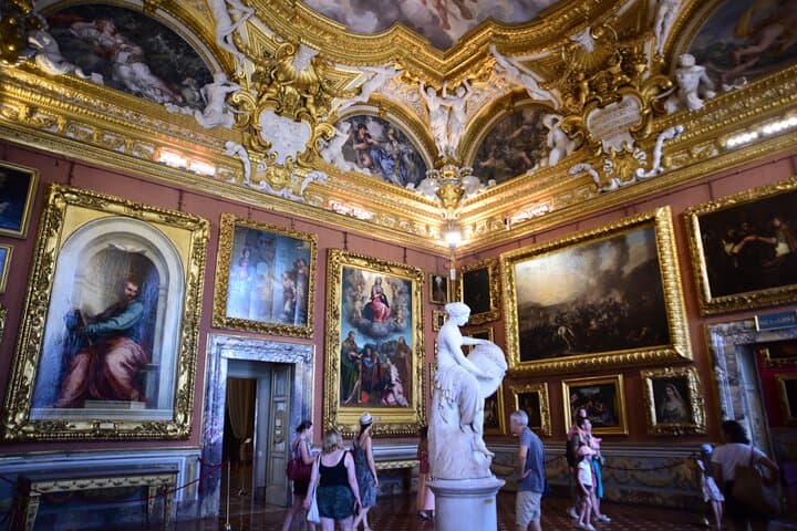 Florence:Visit with us the Pitti Palace Residence of the Medici's