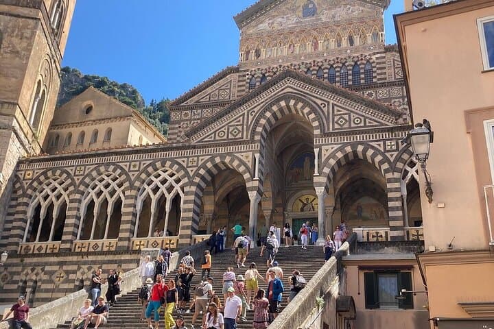 Tour by Sea from Salerno and Stop in Amalfi with Aperitif Included
