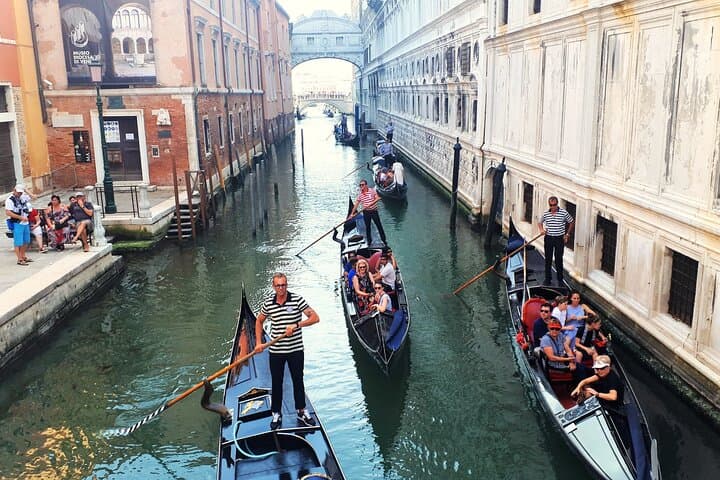 From Milan: Venice Full-Day Guided Tour With Boat Ride