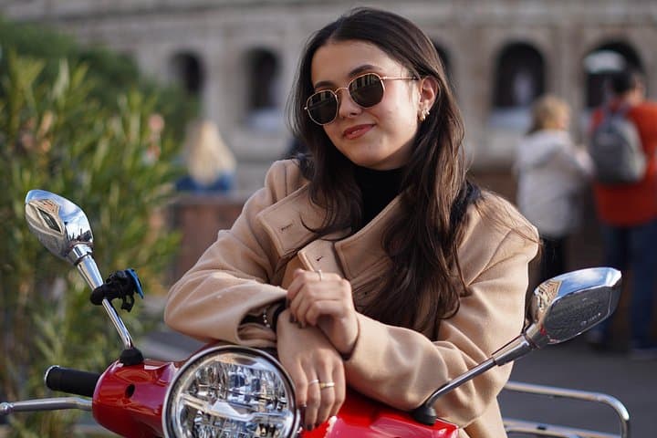 Vespa Tour in Rome with professional photographer
