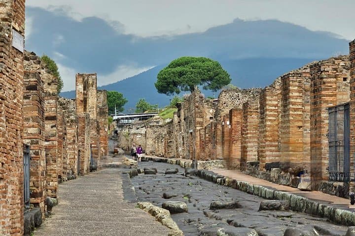 Pompeii private tour from Naples. The best choice for cruisers
