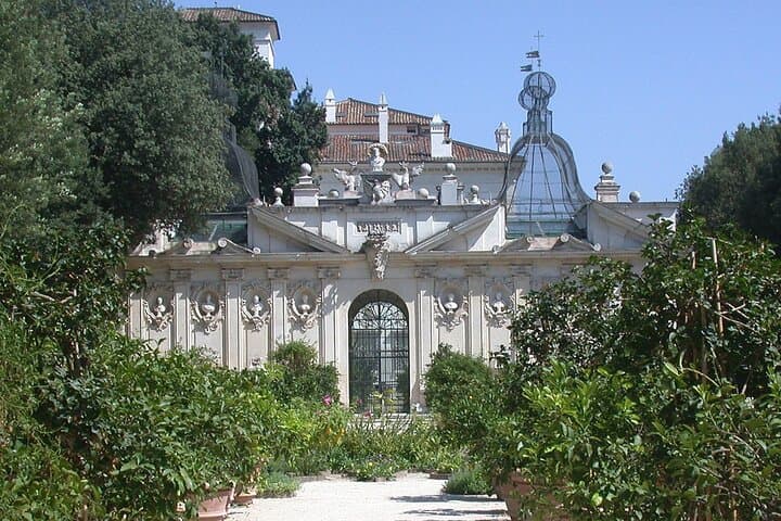 Rome Tour of the Villa Borghese Gardens by Golf Cart