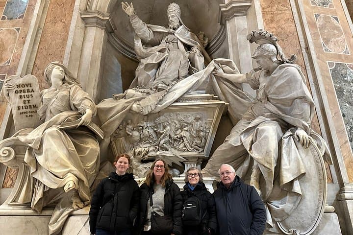 Skip-the-line Private: Vatican Museums, Sistine Chapel&St Peter's