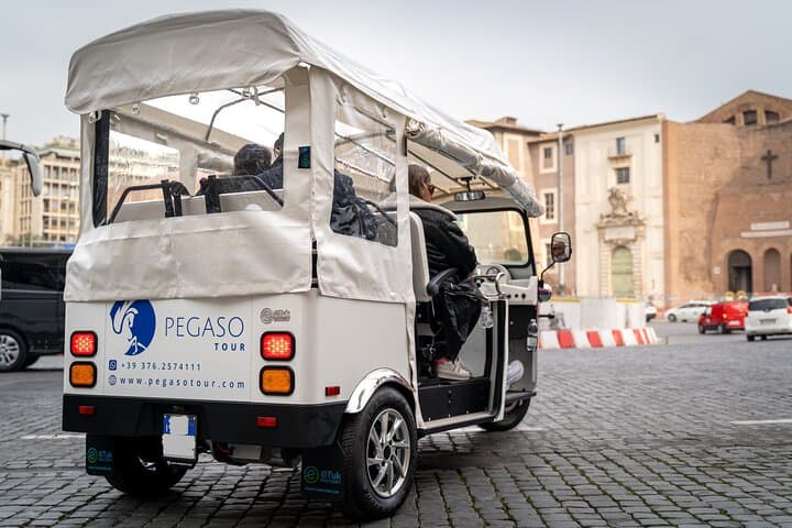 Private Tuk Tuk Tour in Rome